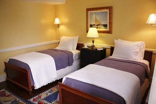 The Oak Bluffs Inn ภายนอก รูปภาพ