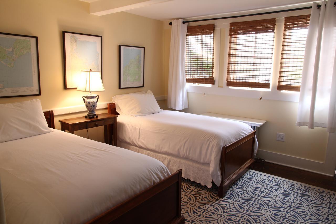 The Oak Bluffs Inn ภายนอก รูปภาพ