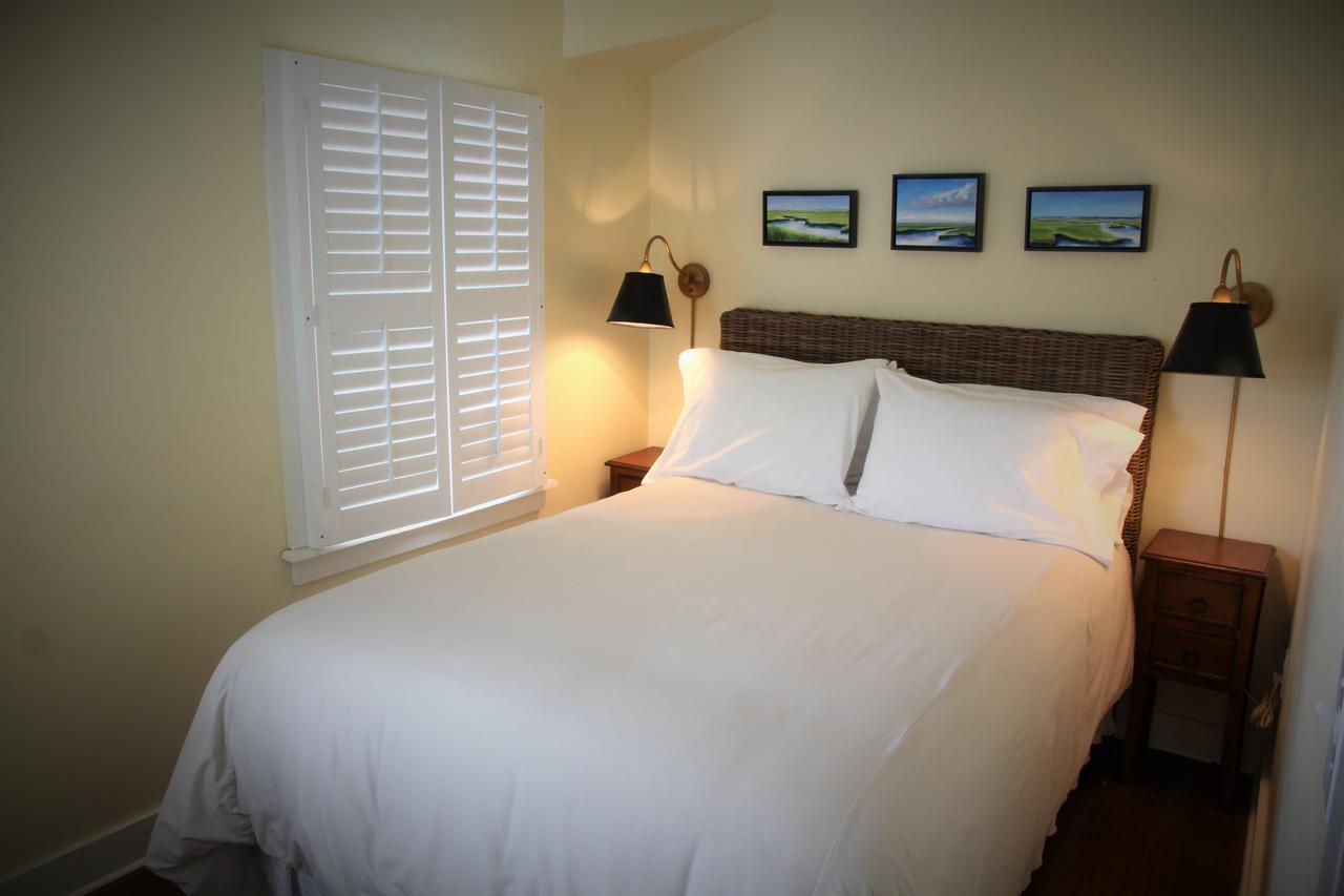 The Oak Bluffs Inn ภายนอก รูปภาพ