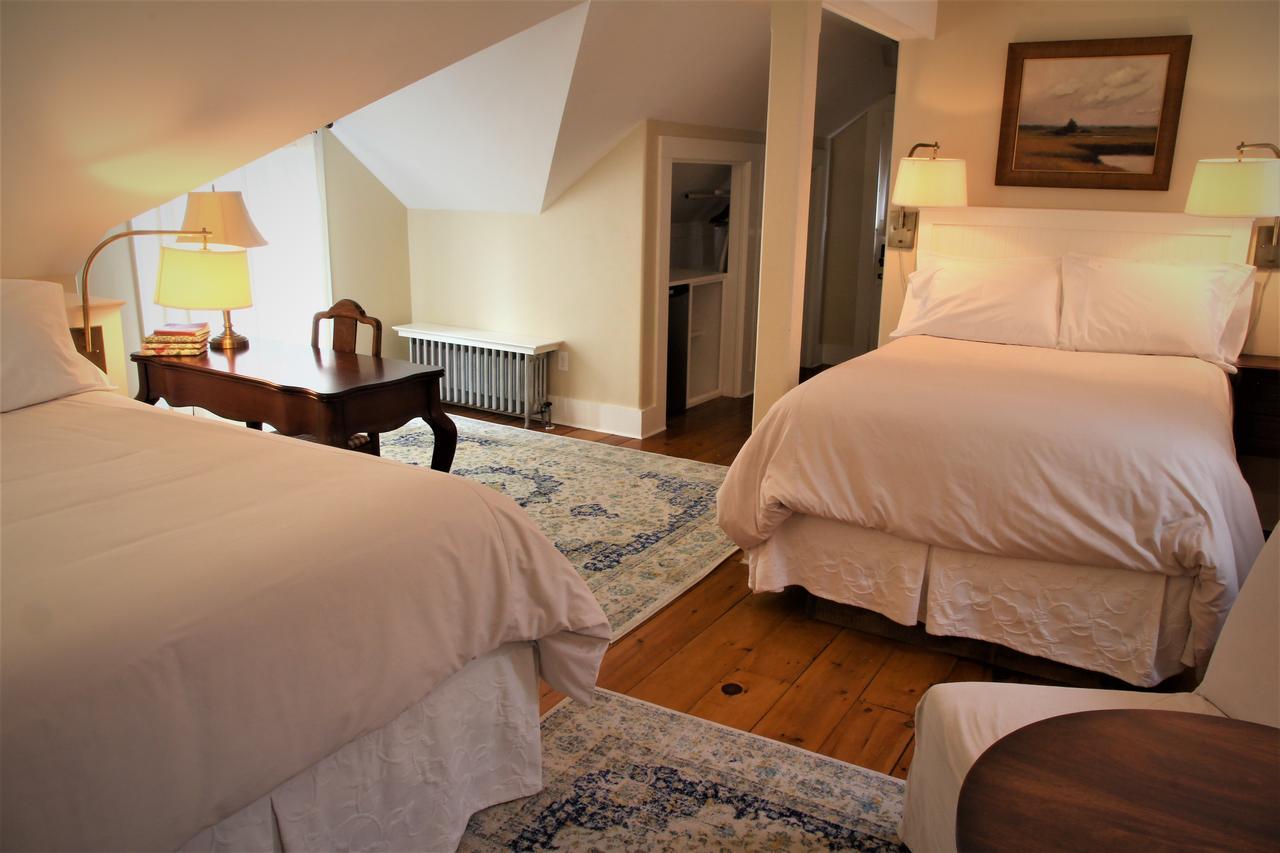 The Oak Bluffs Inn ภายนอก รูปภาพ