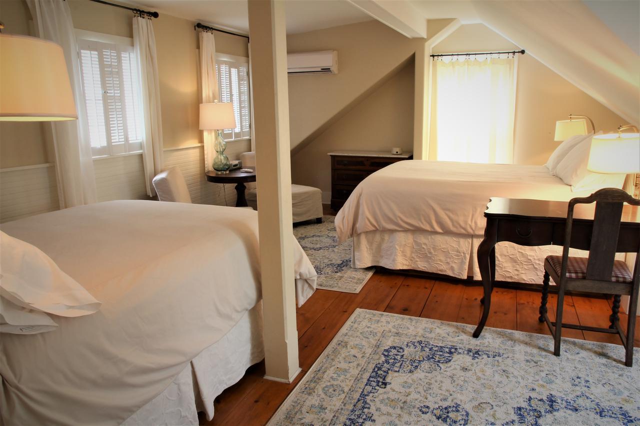 The Oak Bluffs Inn ภายนอก รูปภาพ
