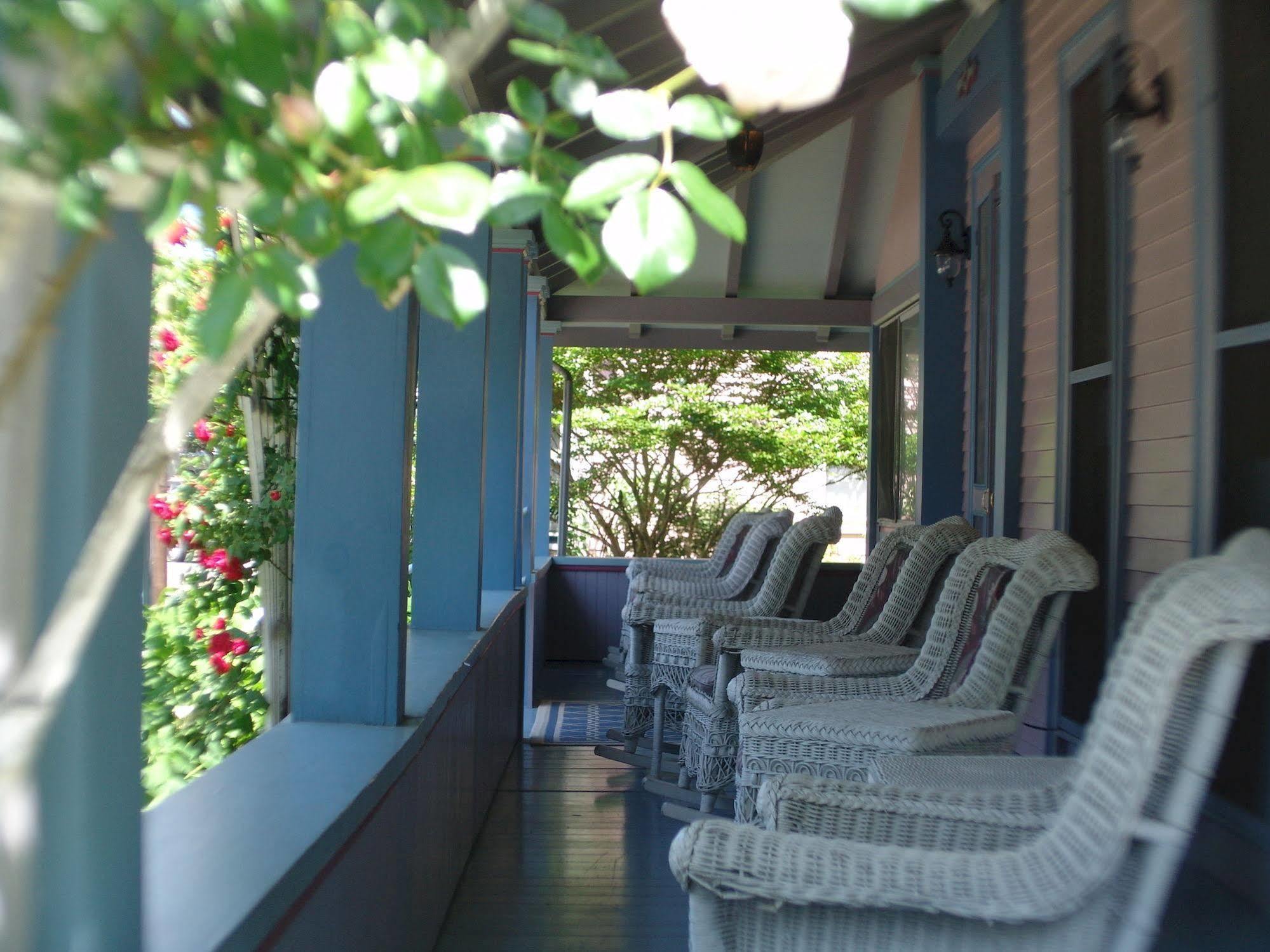 The Oak Bluffs Inn ภายนอก รูปภาพ